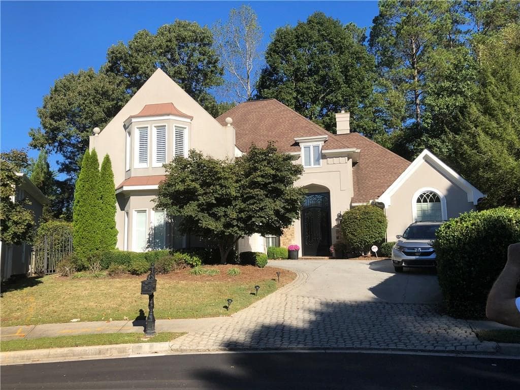 4 bedroom, 3,512 sq ft single family residence sold at 650 River Falls Court, Roswell, GA 30076