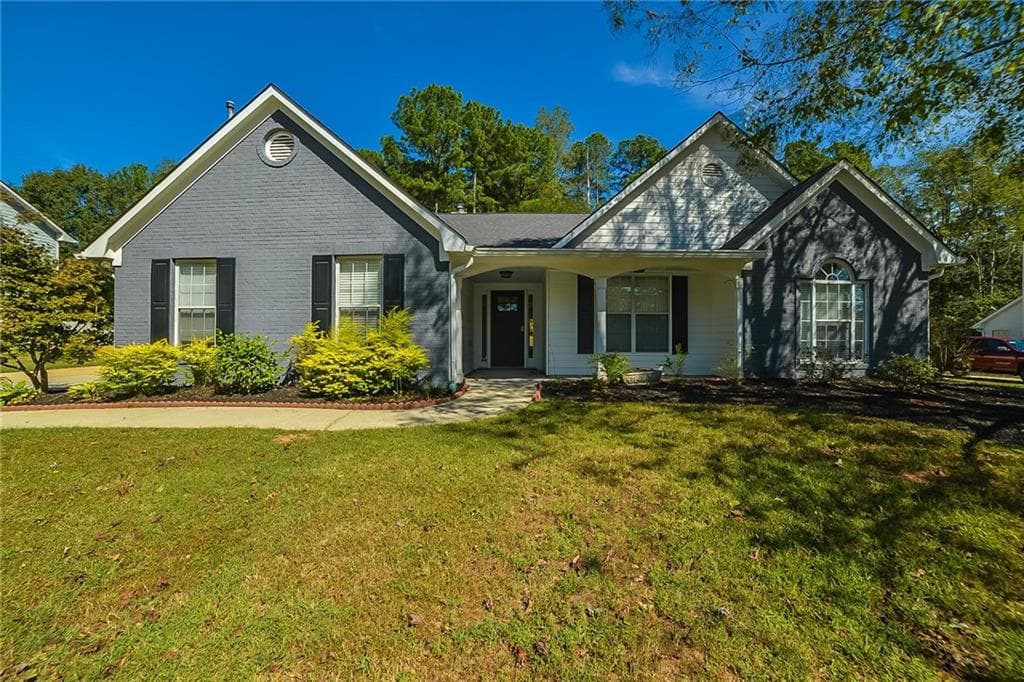 4 bedroom, 2,376 sq ft single family residence sold at 3570 Lochmill Drive, Loganville, GA 30052