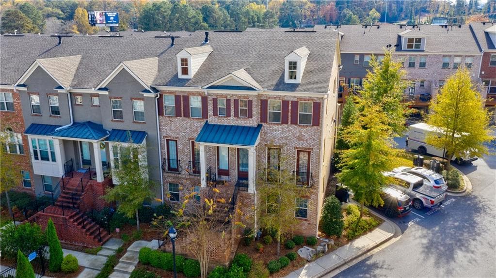 3 bedroom, 2,014 sq ft townhouse sold at 302 Alderwood Lane, Atlanta, GA 30328