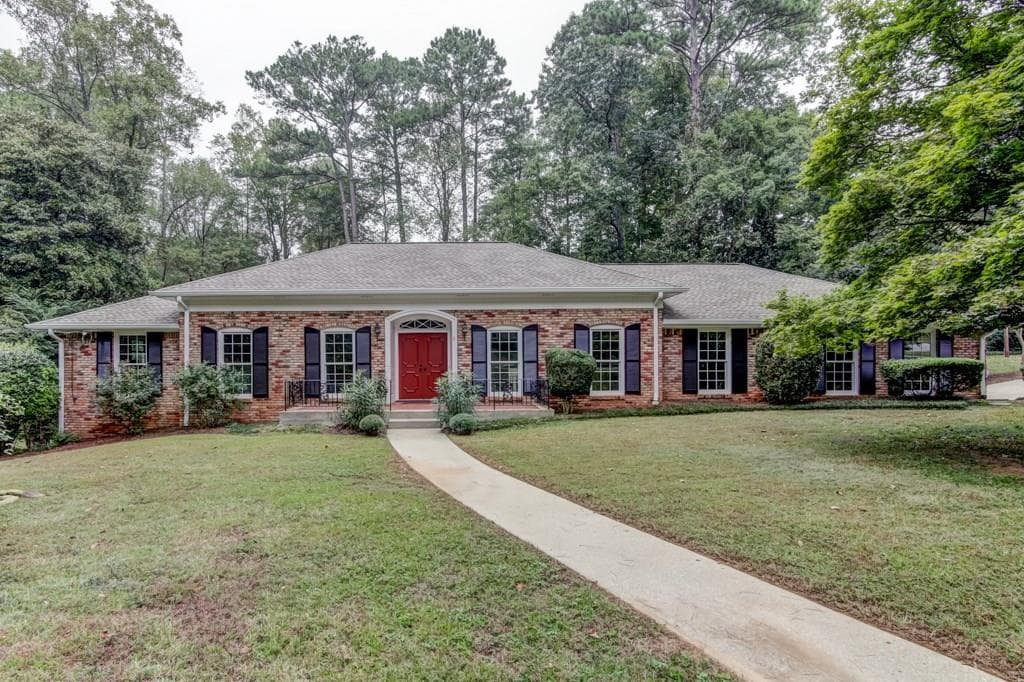 4 bedroom, 2,613 sq ft single family residence sold at 485 Riverside Parkway, Atlanta, GA 30328