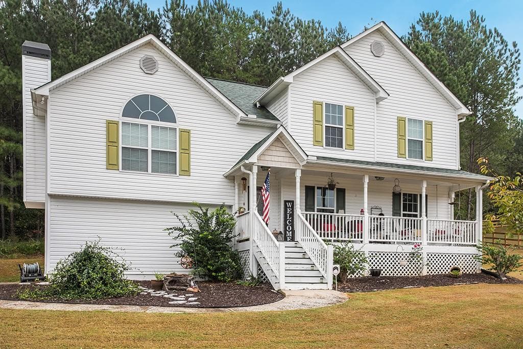 4 bedroom, 1,965 sq ft single family residence sold at 302 White Marble Way, Ball Ground, GA 30107