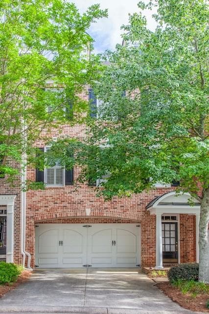 4605 Village Green Drive, Roswell, GA 30075 — most recent listing photo