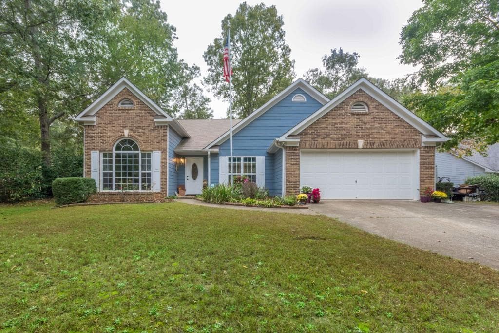 4 bedroom, 2,319 sq ft single family residence sold at 5617 Newberry Point Drive, Flowery Branch, GA 30542