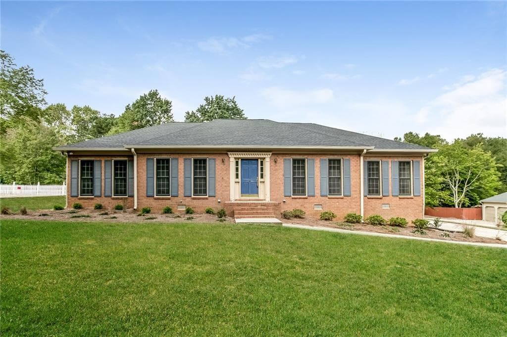 3 bedroom, 2,304 sq ft single family residence sold at 7727 Hartford Court, Jonesboro, GA 30236