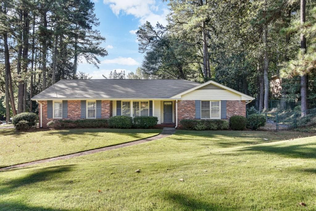 4 bedroom, 2,175 sq ft single family residence sold at 1691 Knob Hill Court, Atlanta, GA 30329