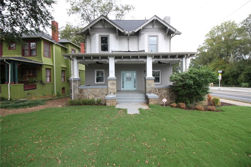 4 bedroom, 2,500 sq ft single family residence sold at 1411 South Gordon Street, Atlanta, GA 30310