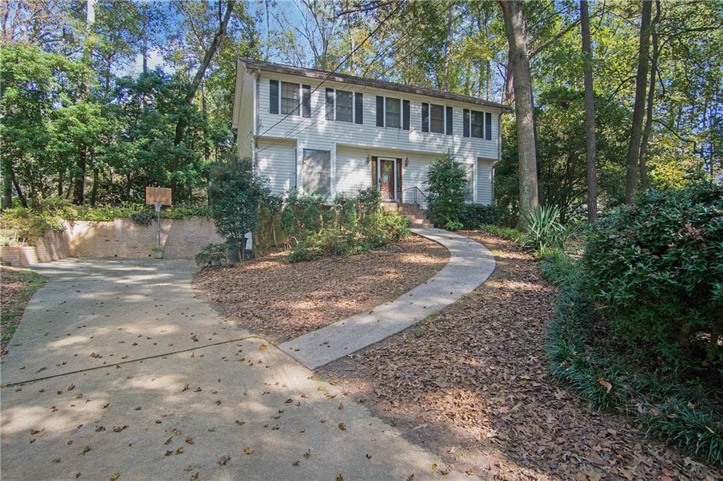 4 bedroom, 2,190 sq ft single family residence sold at 2201 Brookfield Circle, Lawrenceville, GA 30043