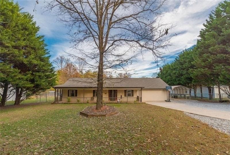 3 bedroom, 1,608 sq ft single family residence sold at 8493 Dawsonville Highway, Dawsonville, GA 30534