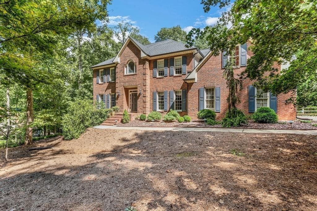 5 bedroom, 4,768 sq ft single family residence sold at 404 Crabapple Springs Court, Woodstock, GA 30188