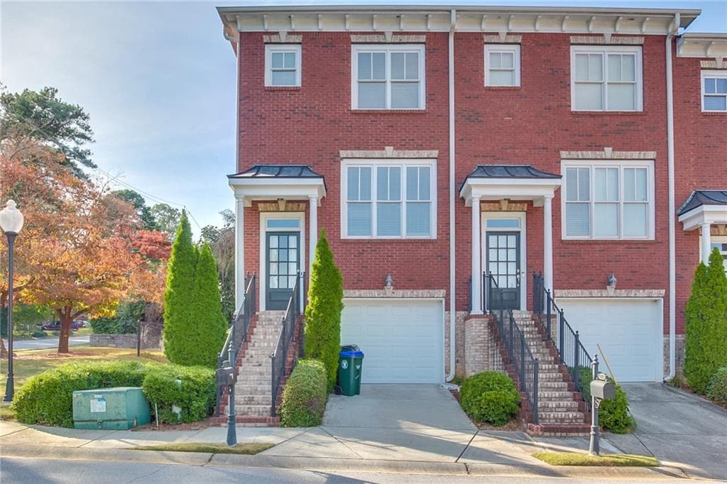 3 bedroom, 2,260 sq ft townhouse sold at 2410 Dresden Parc Circle, Atlanta, GA 30345