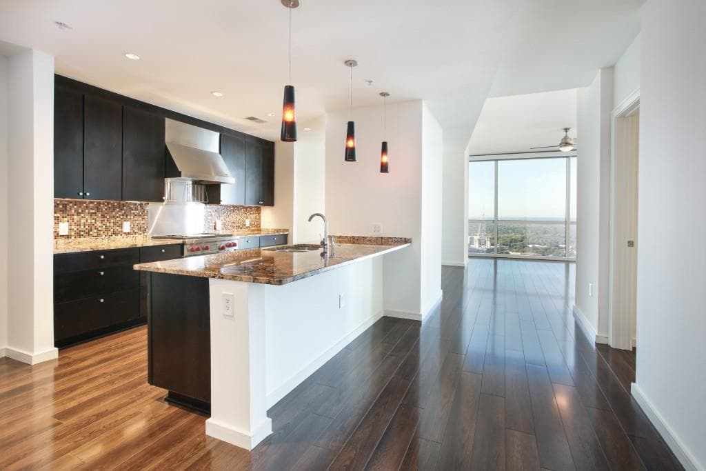 3 bedroom, 2,762 sq ft condominium sold at 3325 Piedmont Road 3002, Atlanta, GA 30305