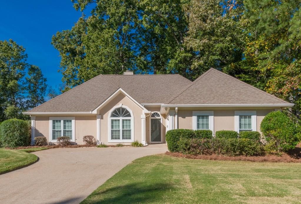 3 bedroom, 1,872 sq ft single family residence sold at 295 Falcon Creek Drive, Suwanee, GA 30024