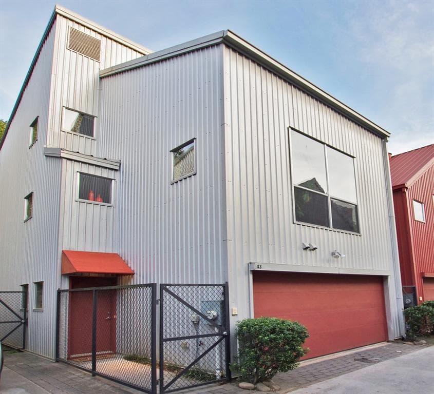 3 bedroom, 1,994 sq ft townhouse sold at 920 Memorial Drive 43, Atlanta, GA 30316