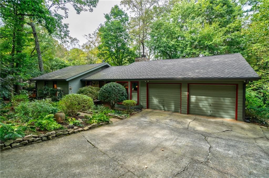 4 bedroom, 2,399 sq ft single family residence sold at 980 Lost Forest Drive, Sandy Springs, GA 30328