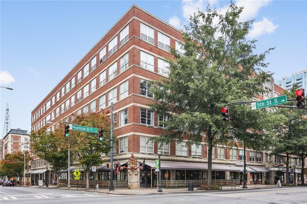 1 bedroom, 852 sq ft condominium sold at 800 Peachtree Street 8212, Atlanta, GA 30308