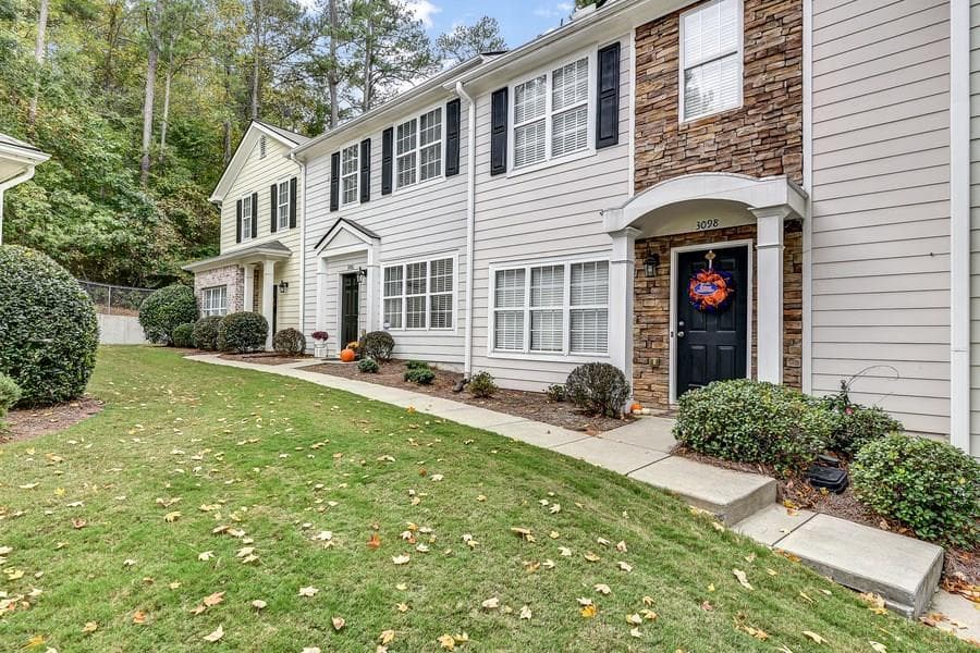 2 bedroom, 1,528 sq ft townhouse sold at 3096 Steeplechase, Alpharetta, GA 30004