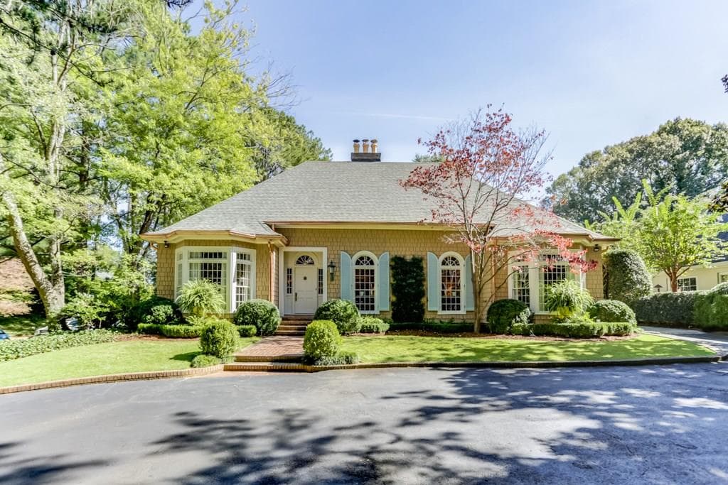 4 bedroom, 4,300 sq ft single family residence sold at 3425 Rilman Road, Atlanta, GA 30327