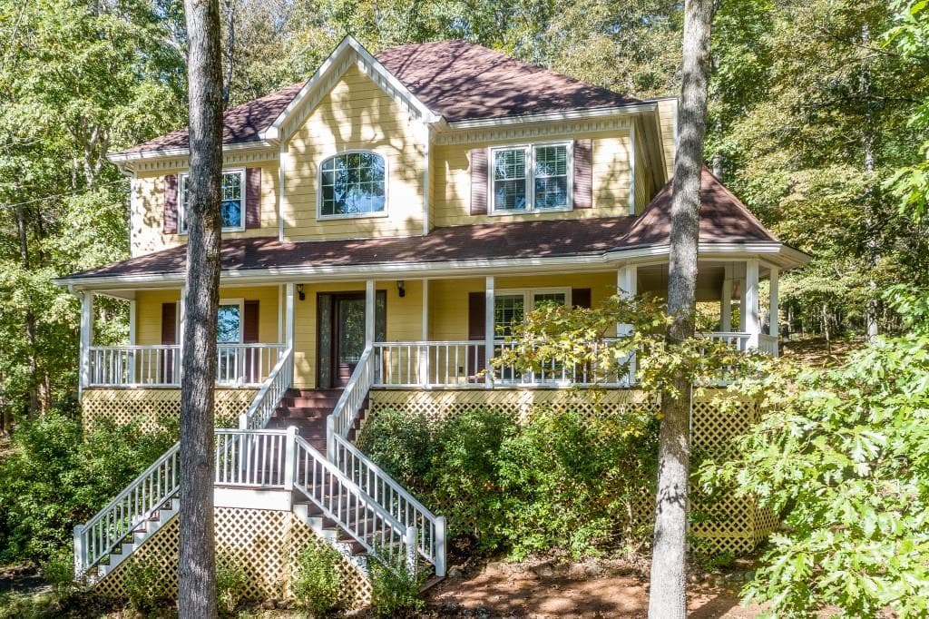 4 bedroom, 3,474 sq ft single family residence sold at 232 Nacoochee Drive, Woodstock, GA 30188