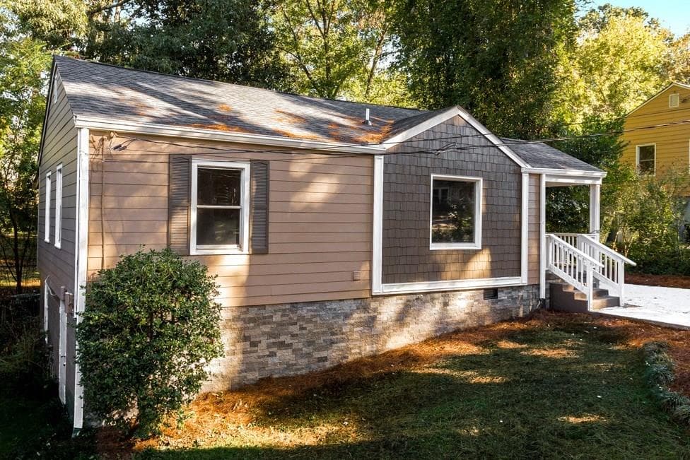 2 bedroom, 909 sq ft single family residence sold at 1388 Diamond Avenue, Atlanta, GA 30316