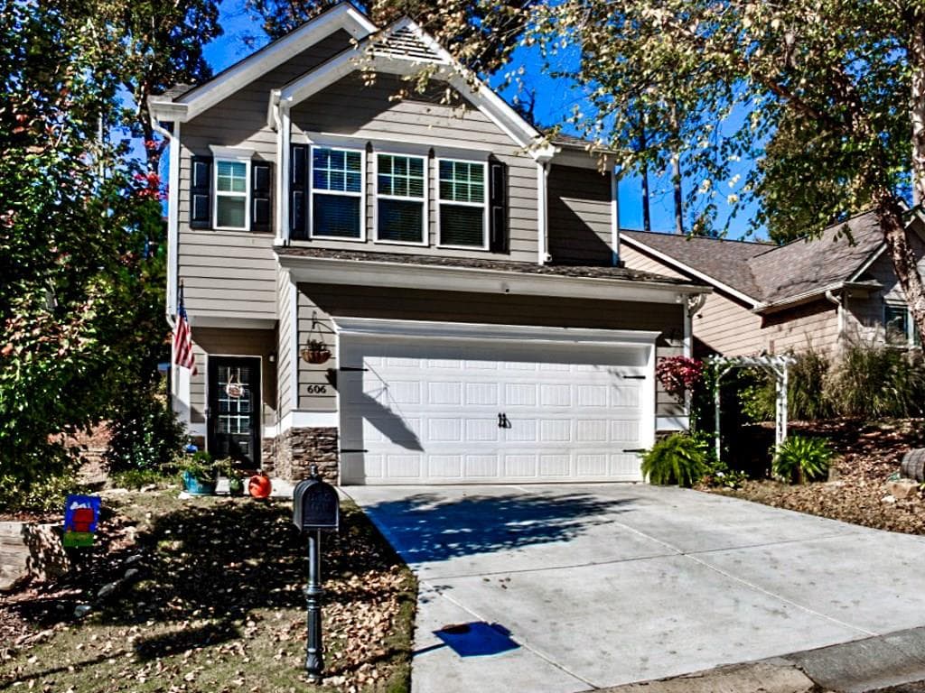 3 bedroom, 1,868 sq ft single family residence sold at 606 Royal Crest Court, Canton, GA 30115