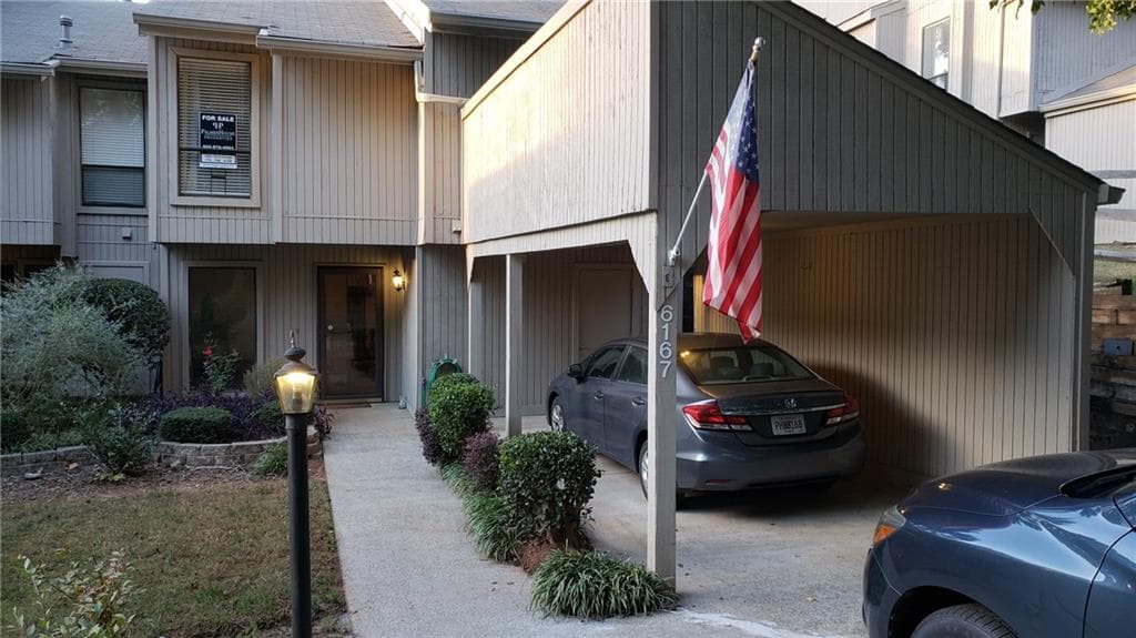4 bedroom, 2,131 sq ft townhouse sold at 6167 Willow Run Road, Peachtree Corners, GA 30092