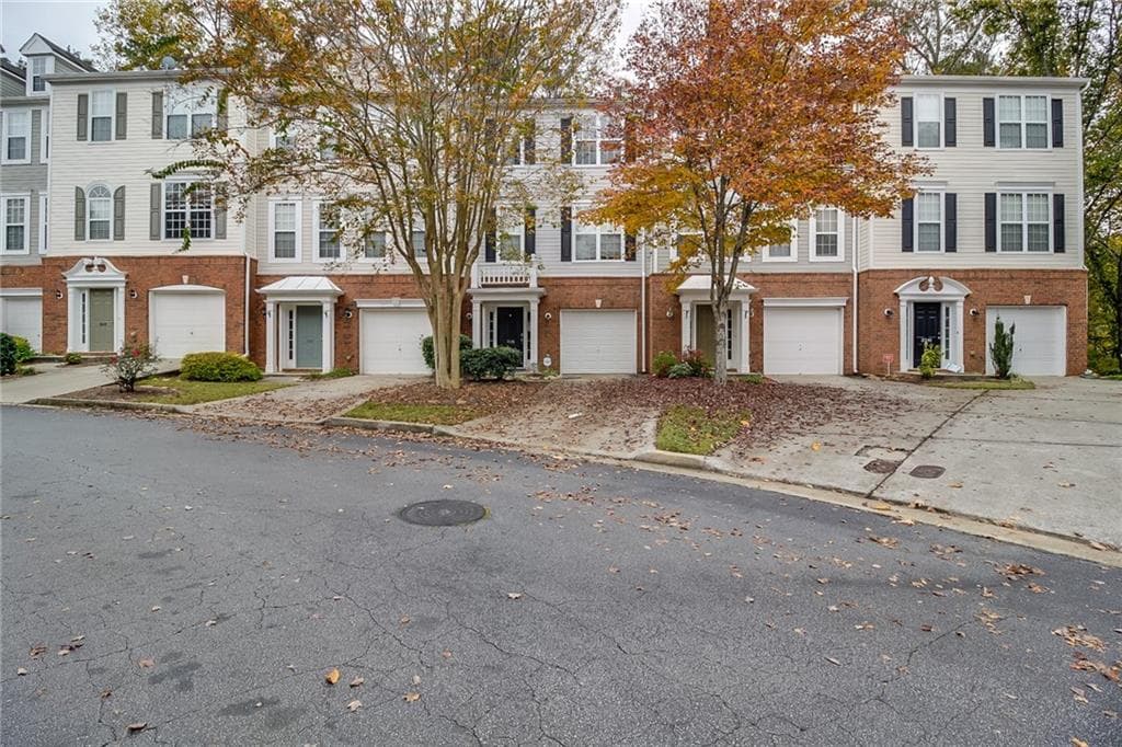 2 bedroom, 1,412 sq ft townhouse sold at 3345 Lathenview Court, Alpharetta, GA 30004