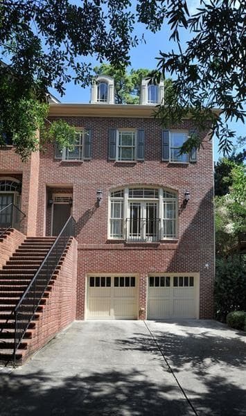 3 bedroom, 3,204 sq ft townhouse sold at 618 TIMM VALLEY Road B, Atlanta, GA 30305