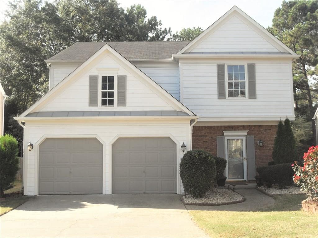 3 bedroom, 2,332 sq ft single family residence sold at 5030 Foxberry Lane, Roswell, GA 30075