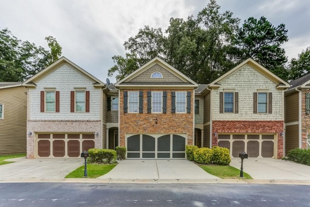 3 bedroom, 1,888 sq ft townhouse sold at 4001 Caitlyn Lane, Atlanta, GA 30360