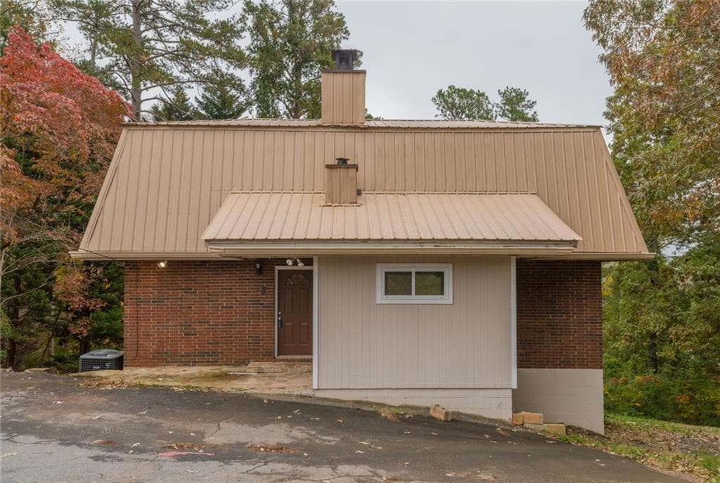4 bedroom, 3,106 sq ft single family residence sold at 5920 Pilgrim Point Extension, Cumming, GA 30041