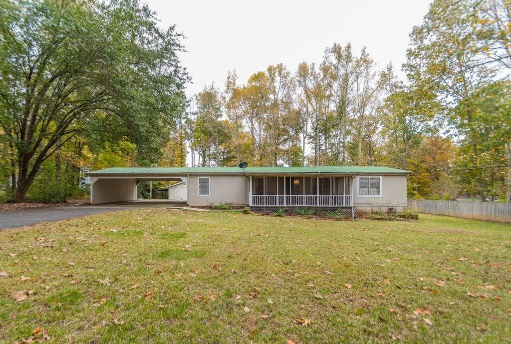 3 bedroom, 1,288 sq ft single family residence sold at 5290 Double Branches Drive, Cumming, GA 30040