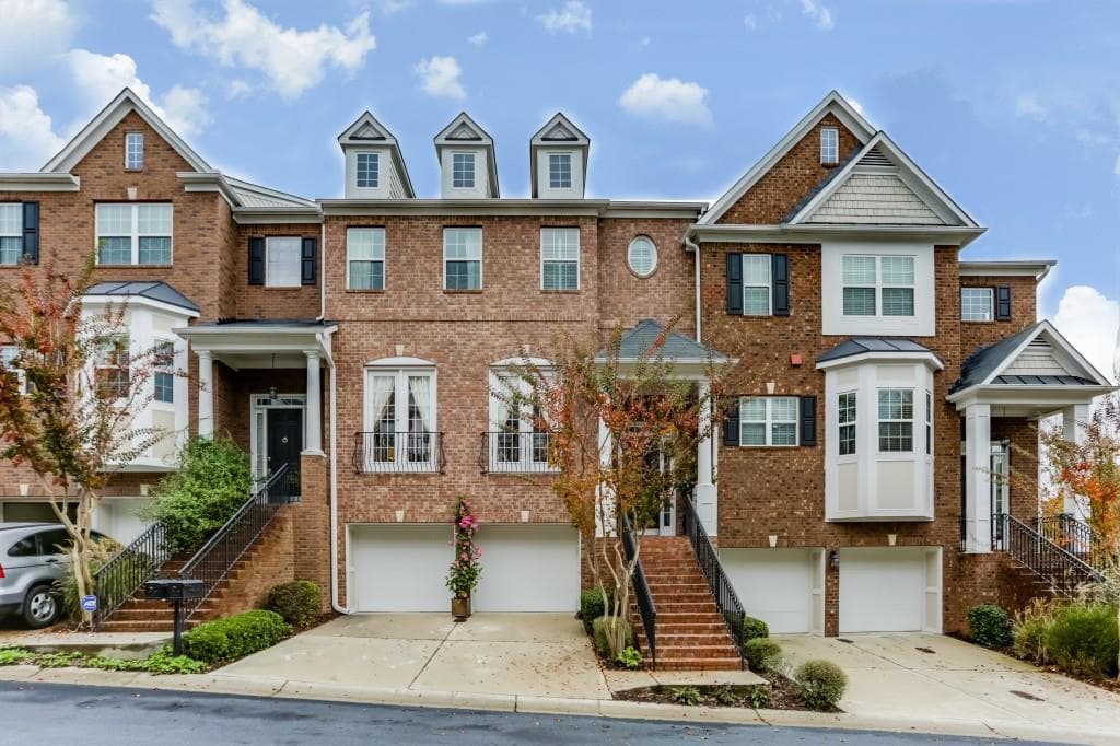 4 bedroom, 3,674 sq ft townhouse sold at 2987 Rivergreen Lane 24, Atlanta, GA 30339