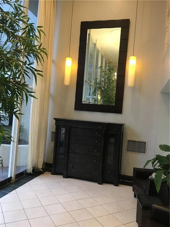 2 bedroom, 1,062 sq ft condominium sold at 2479 Peachtree Road 1715, Atlanta, GA 30305