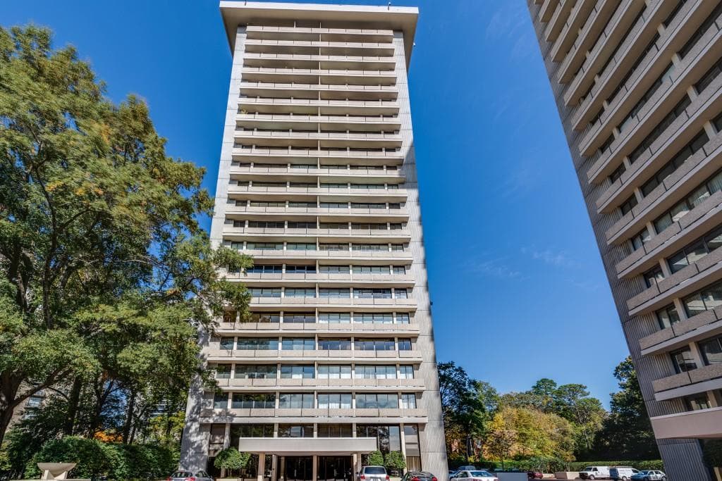 1 bedroom, 1,244 sq ft condominium sold at 2575 Peachtree Road 16H, Atlanta, GA 30305