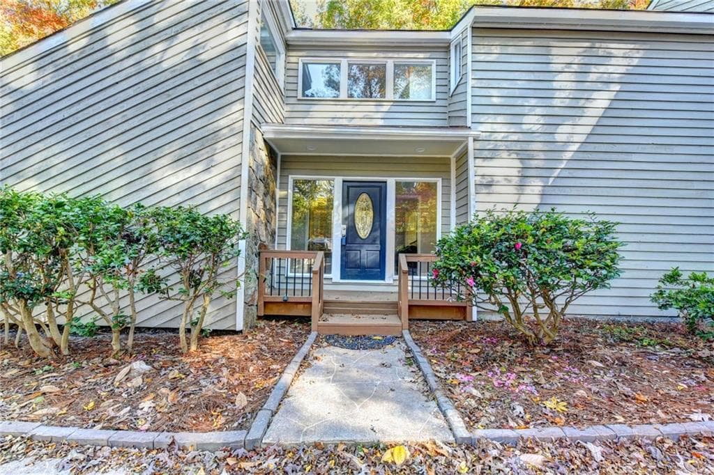 4 bedroom, 4,729 sq ft single family residence sold at 355 Spyglass Bluff, Alpharetta, GA 30022