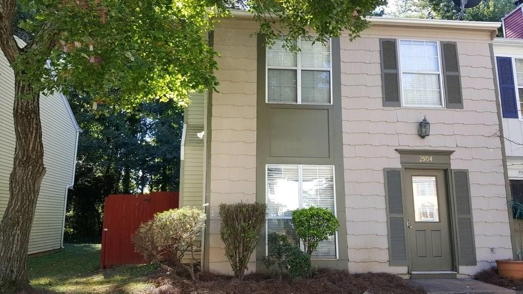2 bedroom, 1,160 sq ft townhouse sold at 2904 ASPEN WOODS ENTRY, Atlanta, GA 30360
