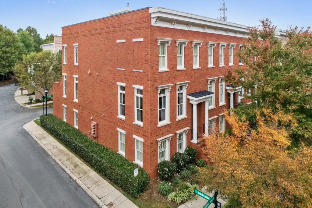 3 bedroom, 3,040 sq ft townhouse sold at 200 Montag Circle, Atlanta, GA 30307