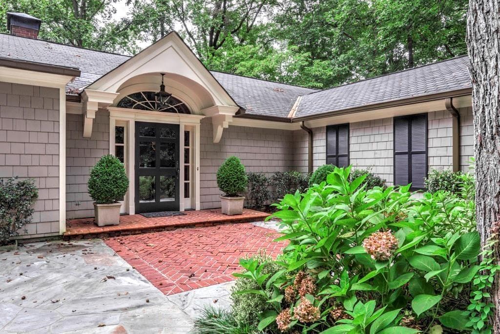 4 bedroom single family residence sold at 366 Blackland Road, Atlanta, GA 30342