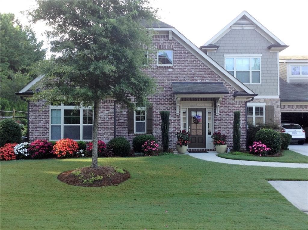 3 bedroom, 2,118 sq ft condominium sold at 2877 Middlecreek Way, Cumming, GA 30041
