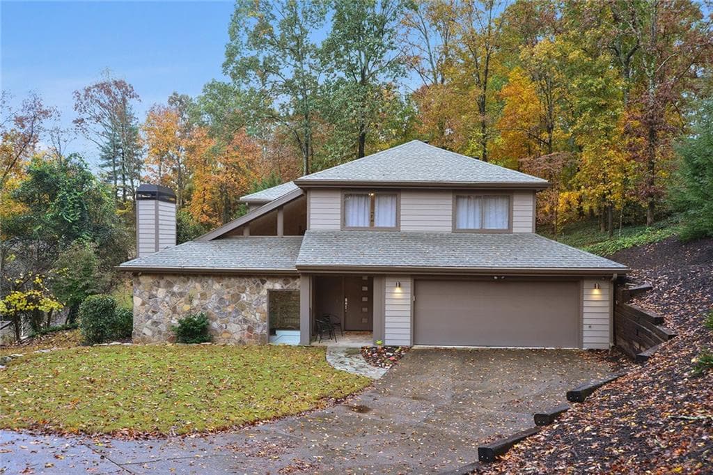 4 bedroom, 2,882 sq ft single family residence sold at 90 Fairway Ridge Drive, Alpharetta, GA 30022