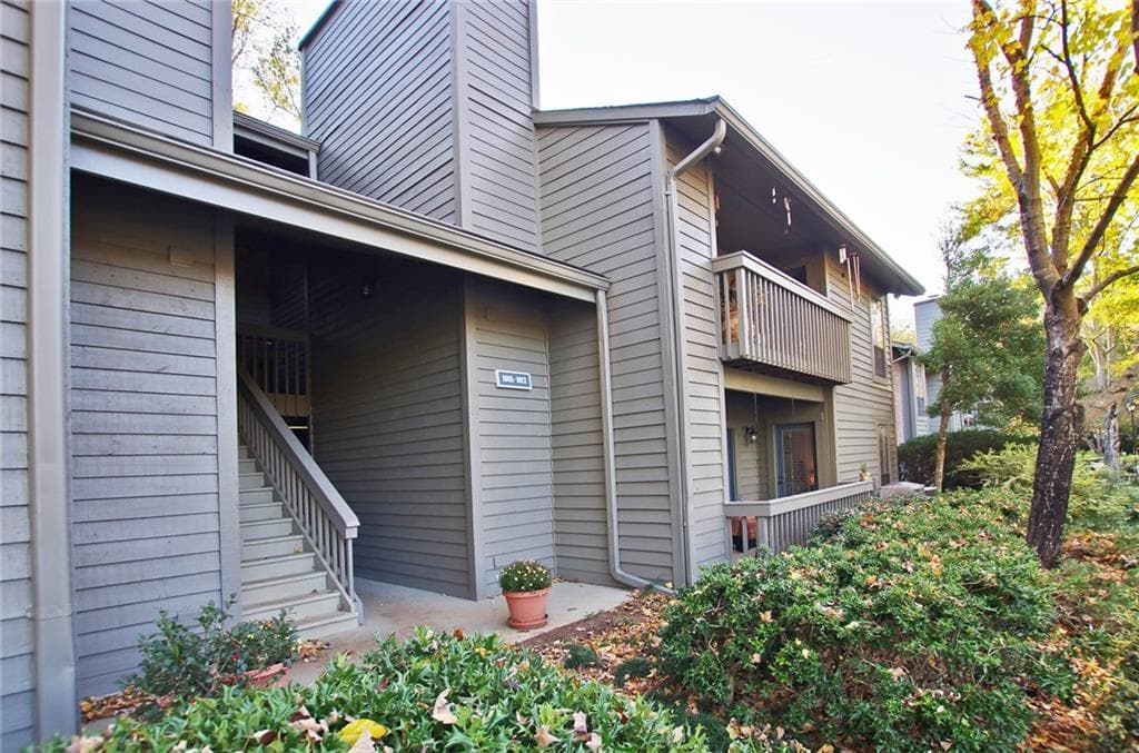 2 bedroom, 1,045 sq ft condominium sold at 1007 Mcclelen Way, Decatur, GA 30033