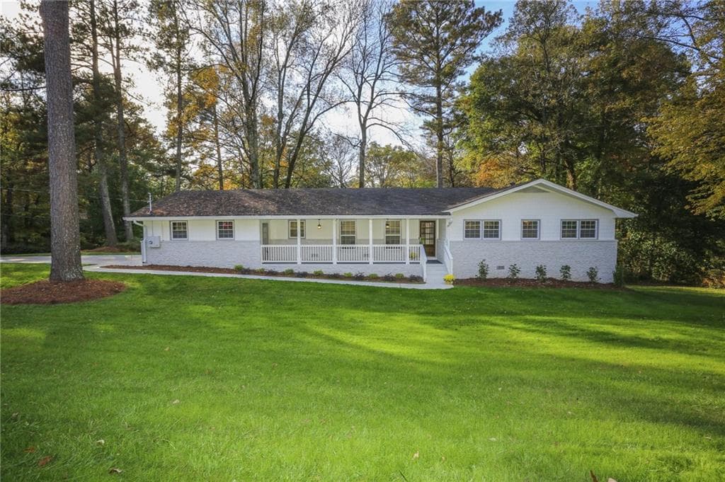 4 bedroom, 2,800 sq ft single family residence sold at 2908 Greenbrook Way, Atlanta, GA 30345