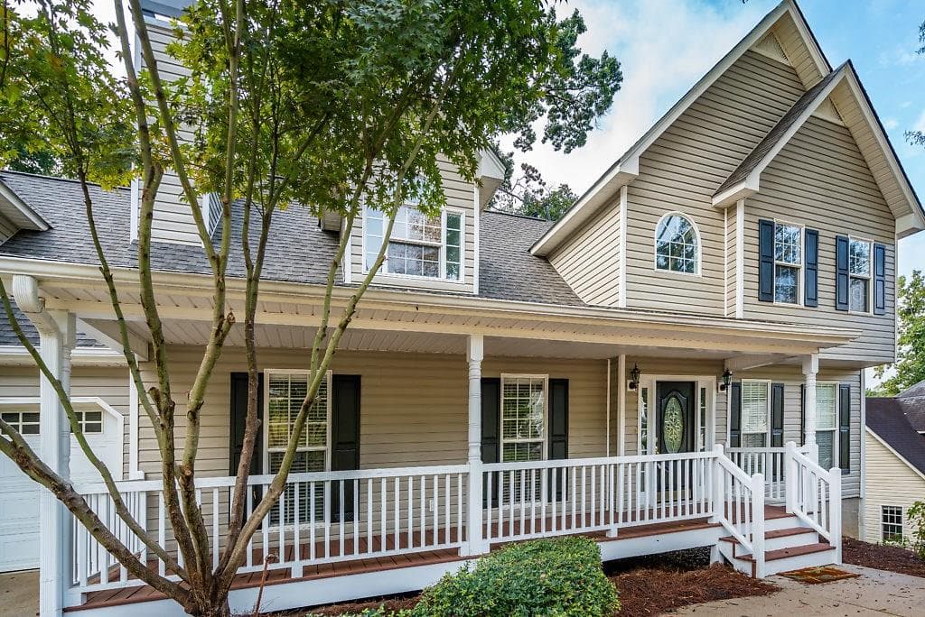 4 bedroom, 2,458 sq ft single family residence sold at 387 Oliver Drive, Dallas, GA 30132