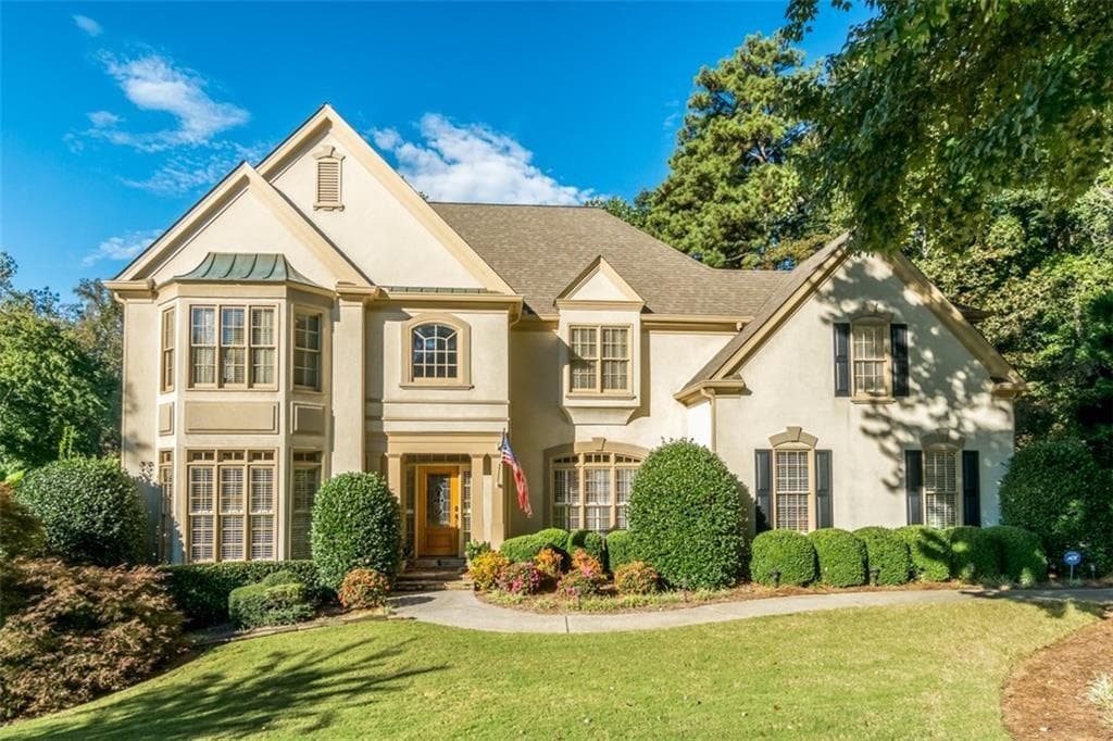 5 bedroom, 3,668 sq ft single family residence sold at 10280 Oxford Mill Circle, Johns Creek, GA 30022