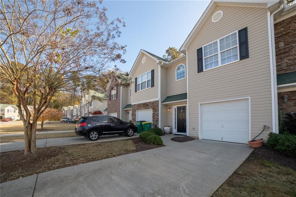2 bedroom, 1,622 sq ft townhouse sold at 161 Creekwood Drive, Woodstock, GA 30188