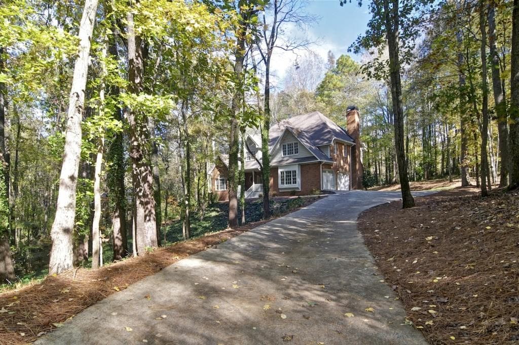 5 bedroom, 4,312 sq ft single family residence sold at 284 Oak Hammock Drive, Kennesaw, GA 30152