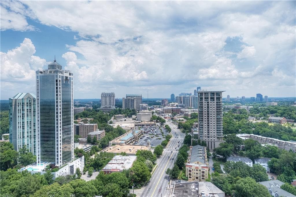 2 bedroom, 1,680 sq ft condominium sold at 2795 Peachtree Road 1801, Atlanta, GA 30305