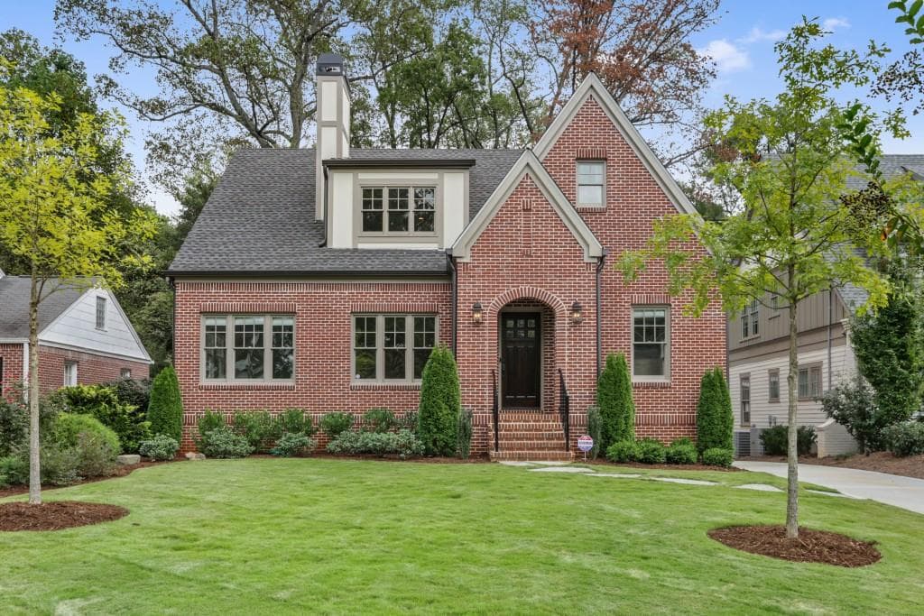 6 bedroom, 5,000 sq ft single family residence sold at 1361 Middlesex Avenue, Atlanta, GA 30306