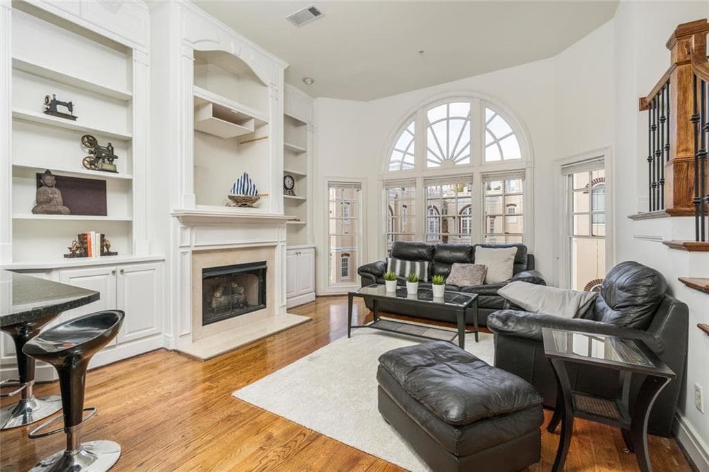 2 bedroom, 1,910 sq ft townhouse sold at 3541 Roswell Road 4, Atlanta, GA 30305