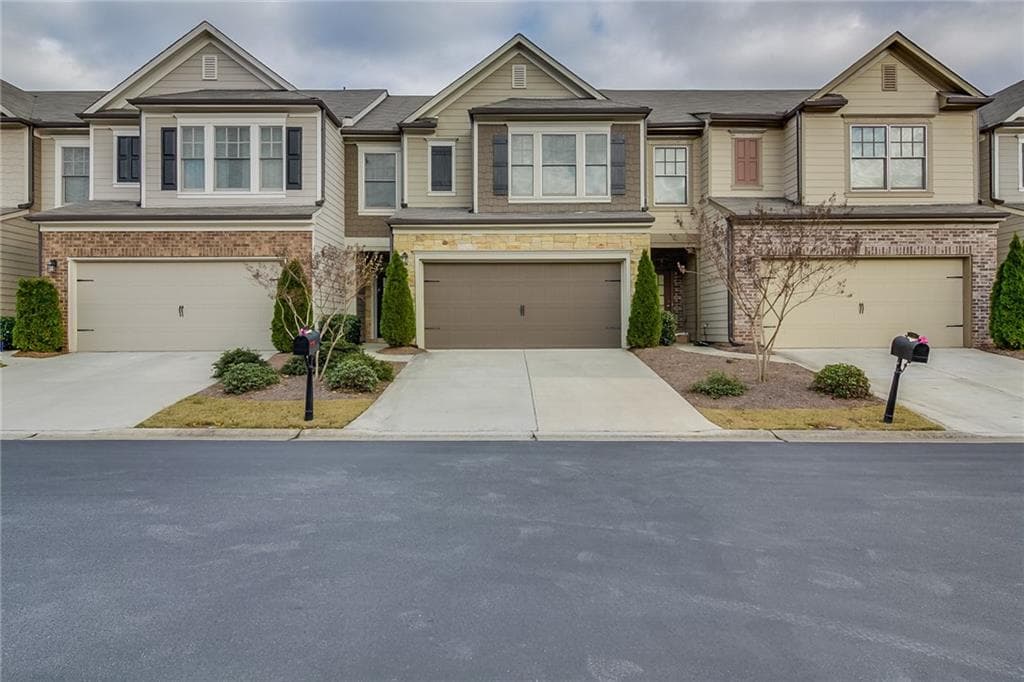 3 bedroom, 1,848 sq ft townhouse sold at 1275 Township Circle, Alpharetta, GA 30004
